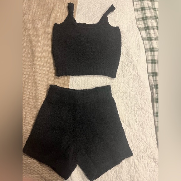 Skims Sherpa pajama set. Great condition - Picture 2 of 2
